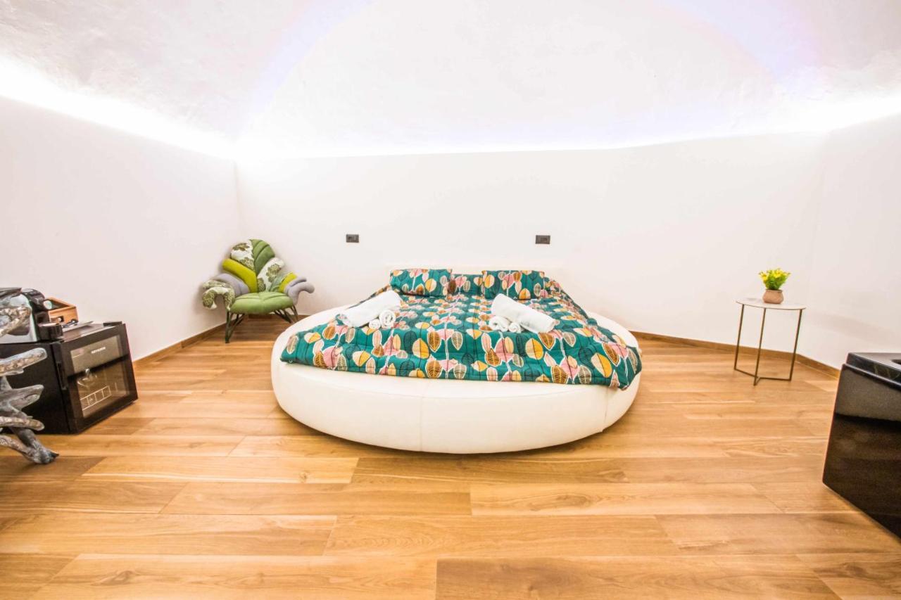 Basilica Suite Bari Bagian luar foto